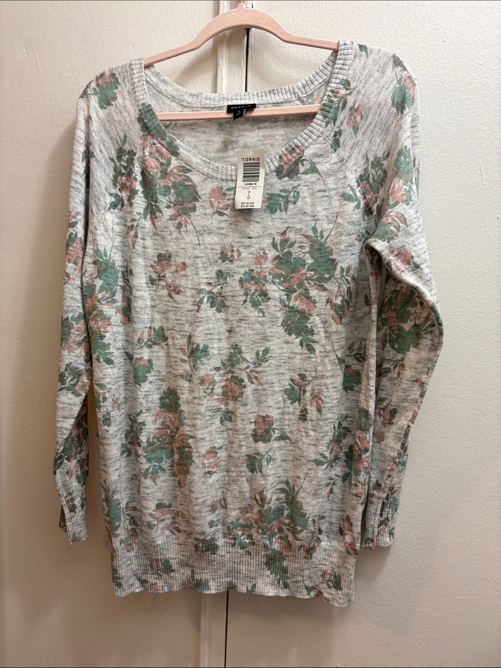 NWT torrid Gray Scoop Neck Floral Pullover with Green & Pink Print Size L 12